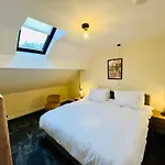 Prospect House * Settle